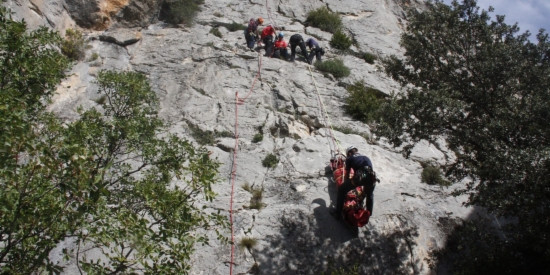 Els Bombers en una missió de rescat.