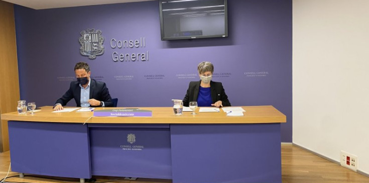 Els consellers generals del PS, Pere López i Susanna Vela, durant la roda de premsa telemàtica sobre les esemenes a la totalitat dels pressupostos generals.