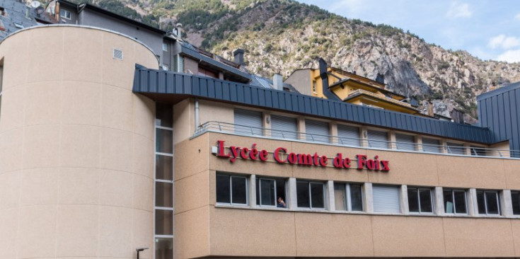 La façana del Lycée Comte de Foix.