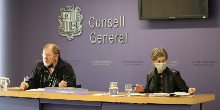 Jordi Font i Susanna Vela, ahir durant la roda de premsa al Consell General.