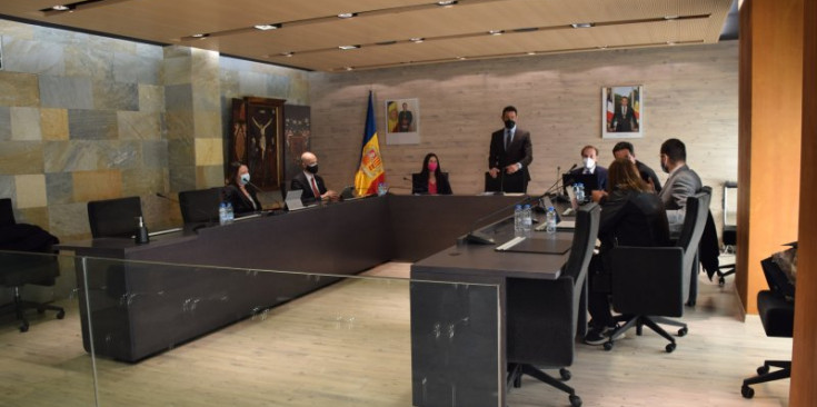 Moments previs a l’inici de la sessió ordinària del Consell de Comú d’Ordino que es va celebrar ahir.