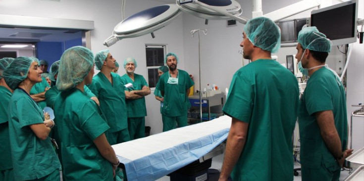 Visita del Govern a les instal·lacions quirúrgiques de l’hospital.