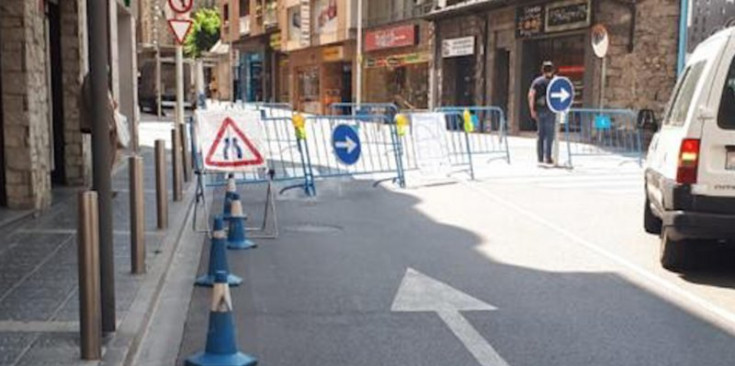 La cruïlla entre el carrer Santa Anna i l’avinguda de les Escoles d’Escaldes-Engordany.