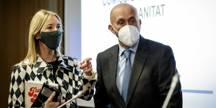 La consellera general demòcrata Sandra Codina i el ministre de Salut, Joan Martínez Benazet, ahir.