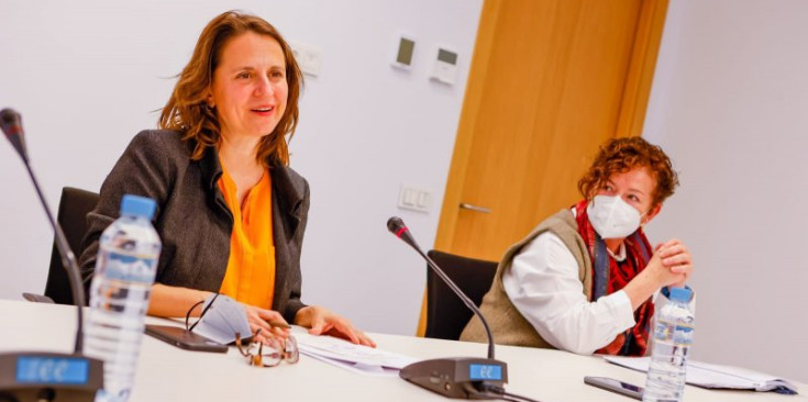 La cònsol major d’Escaldes-Engordany, Rosa Gili i la consellera d’Afers Socials, Magda Mata.