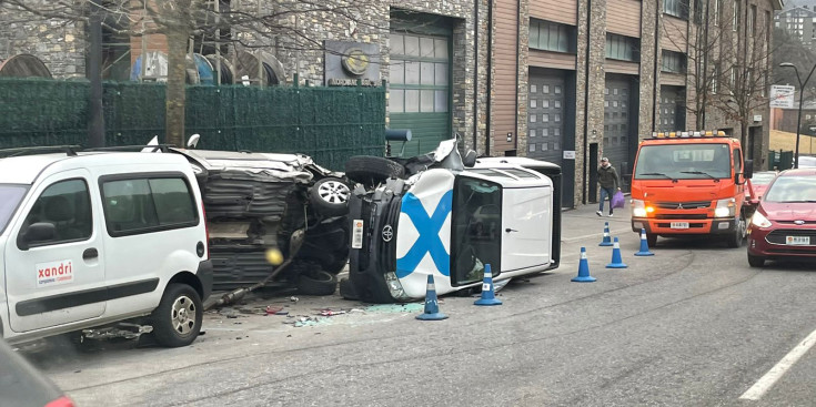 El sinistre provocat per la ‘pickup’ Toyota Hilux a la Massana.