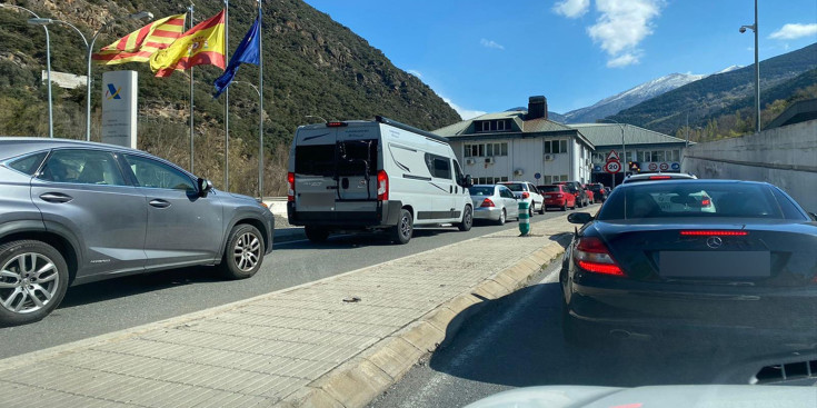 Cues de vehicles a la frontera hispanoandorrana.