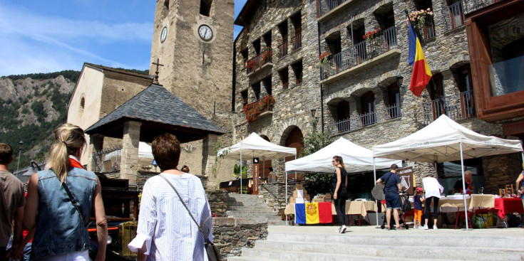 Imatge d’arxiu del mercat artesanal a Ordino.