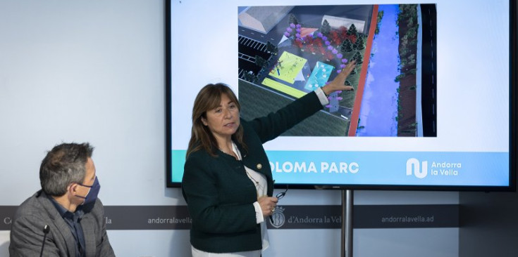 David Astrié i Conxita Marsol en la presentació del projecte Santa Coloma Parc, ahir.