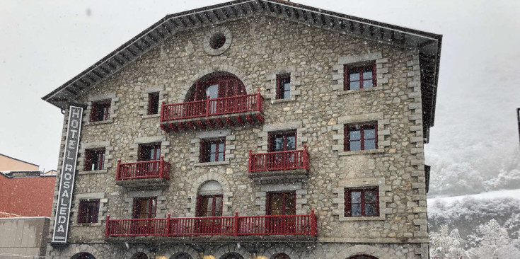 L’edifici de l’antic Hotel Rosaleda.