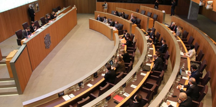 El ple del Consell General celebrat ahir per aprovar les sancions econòmiques contra Rússia.
