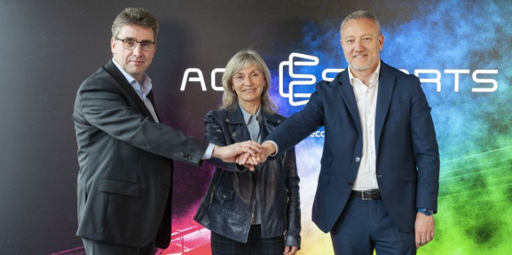 D’esquerra a dreta: Casadevall, Capdevila i Mas, durant la presentació de l’ACA eSports que va tenir lloc ahir.