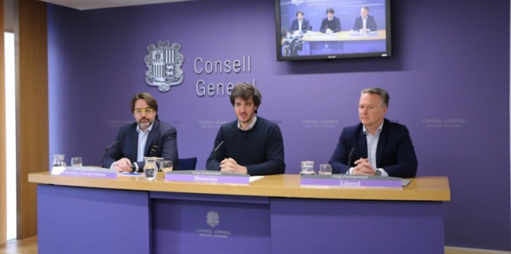 Carles Naudi, Carles Enseñat i Ferran Costa, durant la seva compareixença d’ahir.