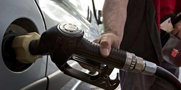 Les benzineres del país encara ofereixen preus més competitius que als països veïns.