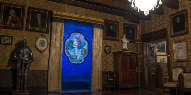 L’interior del Museu Casa d’Areny-Plandolit.