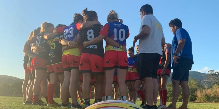 Les jugadores de la selecció femenina a XV, durant un entrenament.