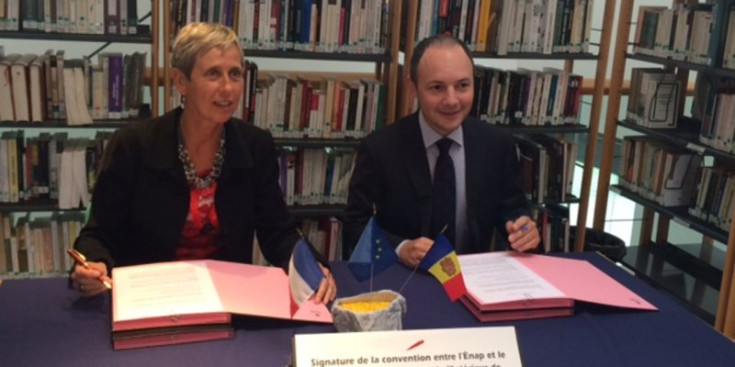El ministre de Justícia i Interior, Xavier Espot, i la directora adjunta de l’ENAP, Claire Doucet