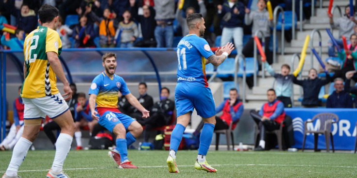 Marc Fernández celebra el seu gol en el partit d’ahir contra el Sabadell a l’Estadi Nacional.