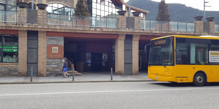 Un bus de l’L6 que passa per la Massana.