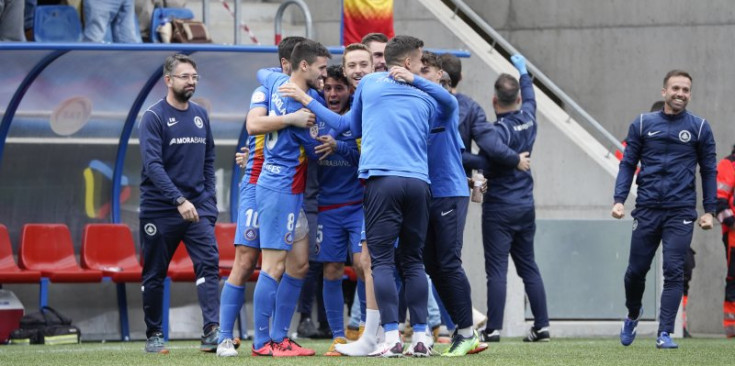 Els jugadors de l’FC Andorra celebren l’última victòria al Nacional, contra el Sabadell.