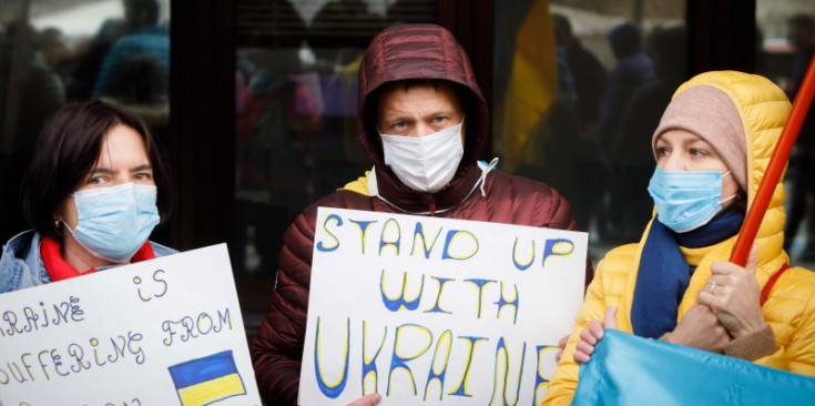 Manifestants ucraïnesos el dia de la concentració a Andorra la Vella en contra de la invasió de Rússia.