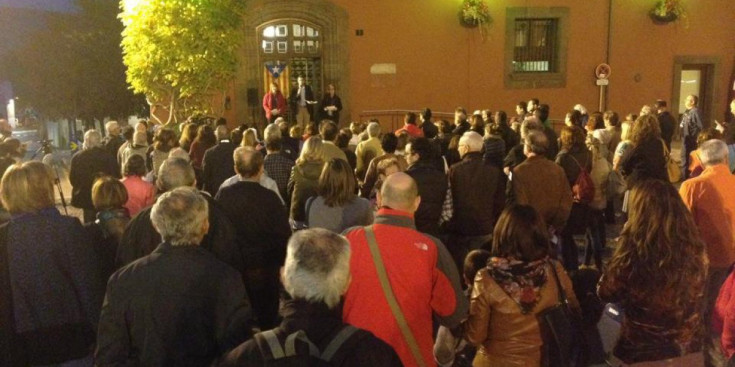 Concentració en defensa de les actuacions arran del 9N.