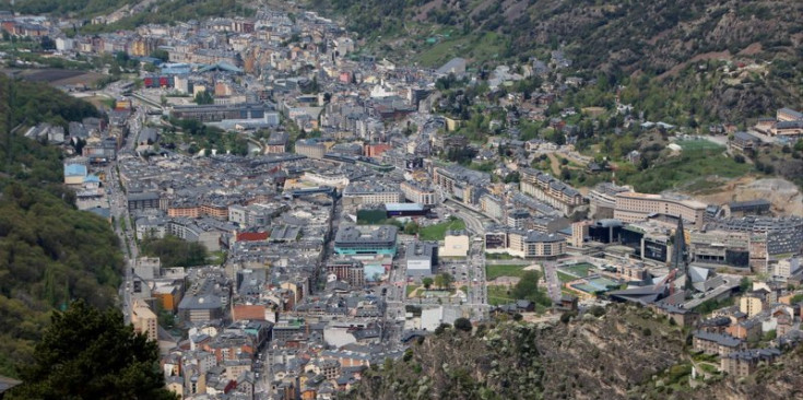 Vista aèria d'Escaldes-Engordany i Andorra la Vella.
