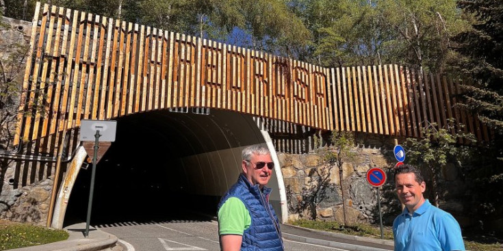 Els consellers Sergi Gueimonde i Josep Agell van visitar la nova entrada del parc.