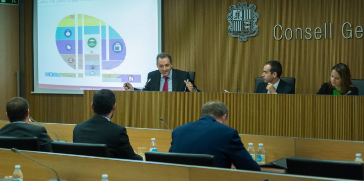 Jordi Nadal, director general d’Andorra Telecom, en un moment de la seva exposició al Consell General, ahir.