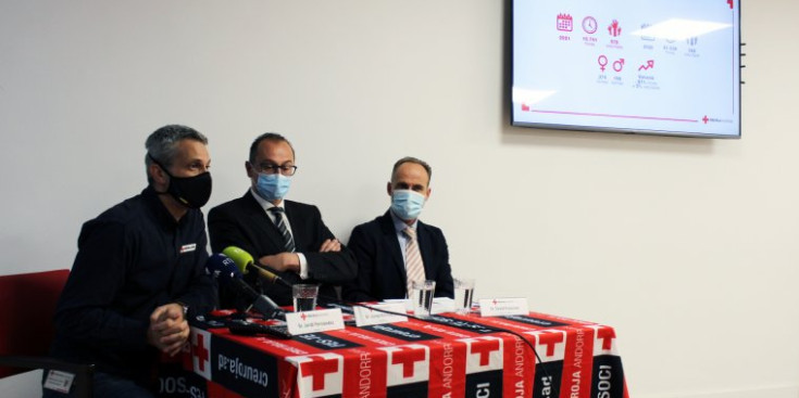 Jordi Fernández, Josep Pol i David Fraissinet, en un instant de la seva compareixença d’ahir.