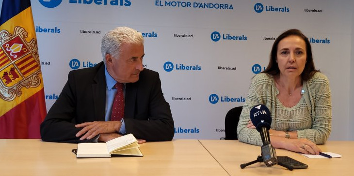 Josep Maria Cabanes i Maribel Lafoz, en un moment de la seva compareixença d’ahir.