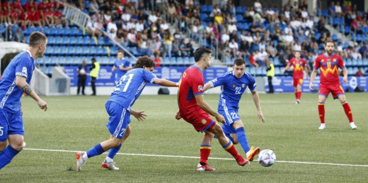 Una jugada d’atac d’Andorra del primer temps, ahir a l’Estadi Nacional.