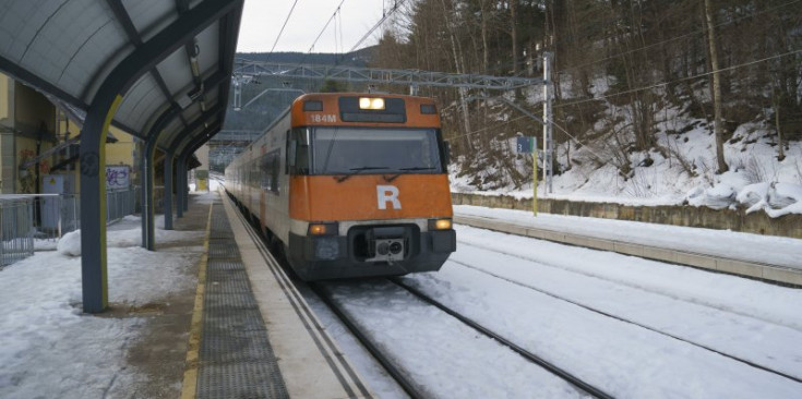 El Rodalies de la línia R3 a la Molina.