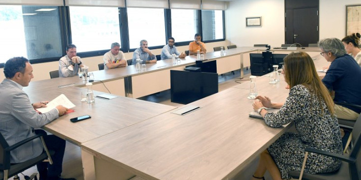 Un instant de la reunió entre els representants del Govern i els representants del rugbi andorrà, el dilluns.