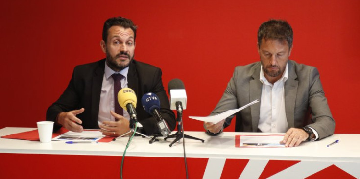 Alís i López durant la comapareixença d’ahir a la seu del PS.