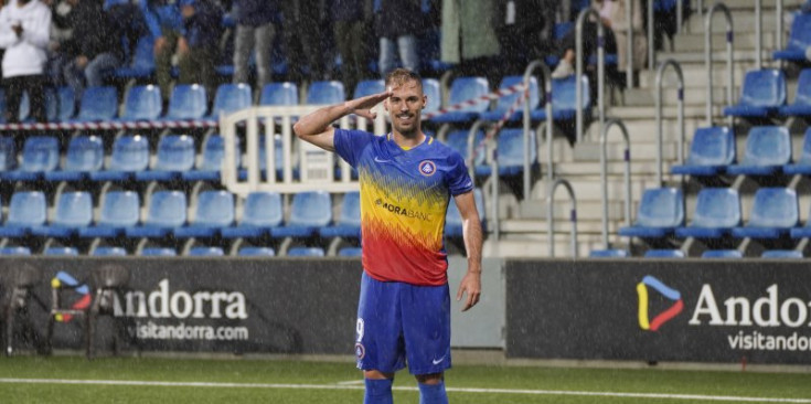 Enri celebra un gol amb l’FC Andorra.