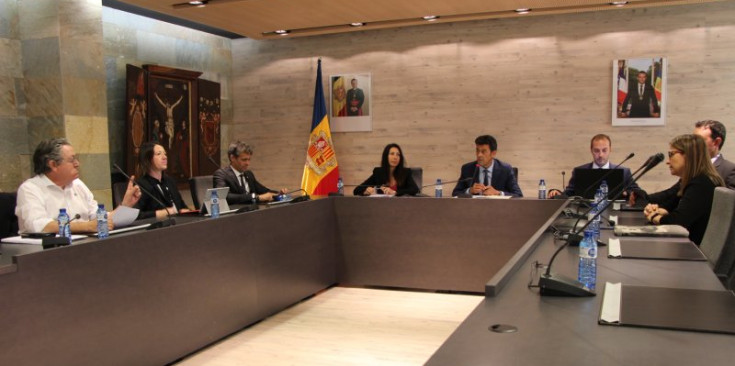 La sessió del Consell de Comú d’Ordino d’ahir, amb els cònsols i els consellers presents.