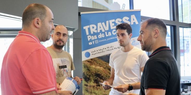 Xavier Fernández, Rui da Costa i Nino Marot durant la presentació de la cursa.