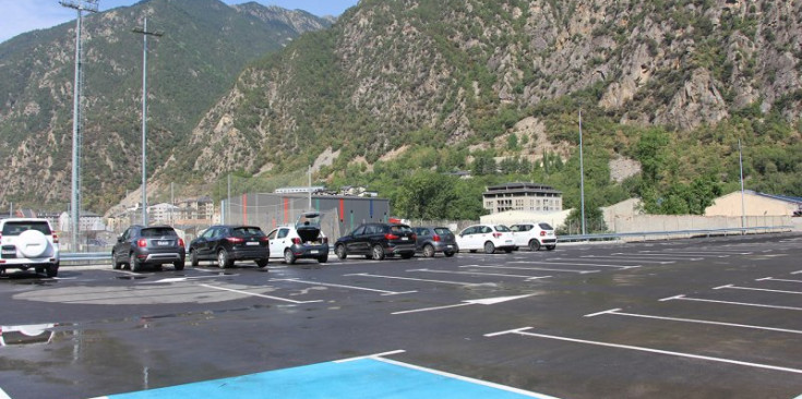 Una imatge de l’aparcament del Parc Fluvial.