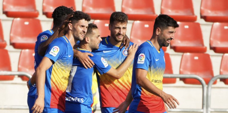 Els jugadors de l’FC Andorra celebren el gol contra el CD Mirandés.
