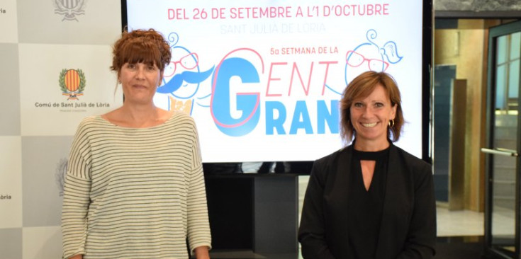 Montse Cobo i Mireia Codina, durant la presentació de la 5a Setmana de la gent gran.