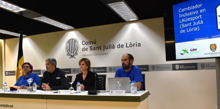 Ana Folch, Jordi Fernández, Mireia Codina i Eriz Delgado durant la roda de premsa.