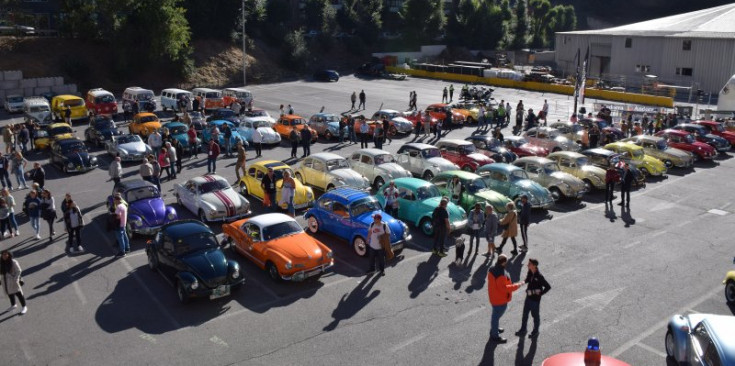 La primera Trobada Internacional de Volkswagen Aircooled a Andorra la Vella.