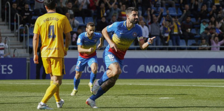 Carlos Martínez celebra el seu primer gol contra la Ponferradina.