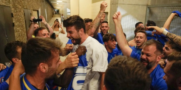 Piqué celebra l’ascens de l’FC Andorra a LaLiga SmartBank.