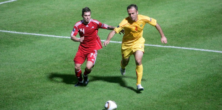 Dani Mejías (esquerra) en un partit amb la selecció.