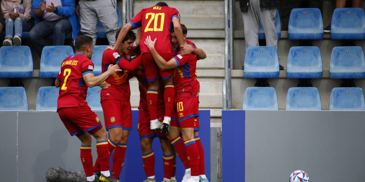 Els jugadors celebren un gol a la Nations League, al Nacional.