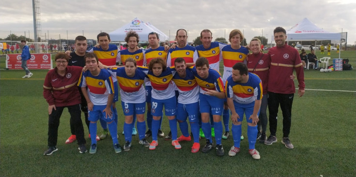 La primera alineació de l'FC Andorra Special Olympics.