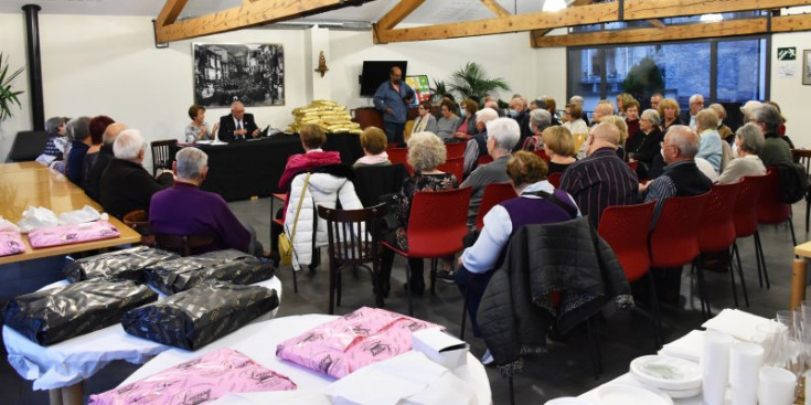 Un moment de l'acte d'homenatge a la gent gran de Sant Julià de Lòria.