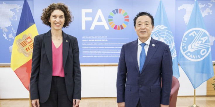 La ministra d’Afers Exteriors, Maria Ubach, amb el director general de la FAO, Qu Dongyu.